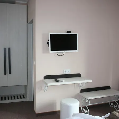 Milano 3* بورغاس
